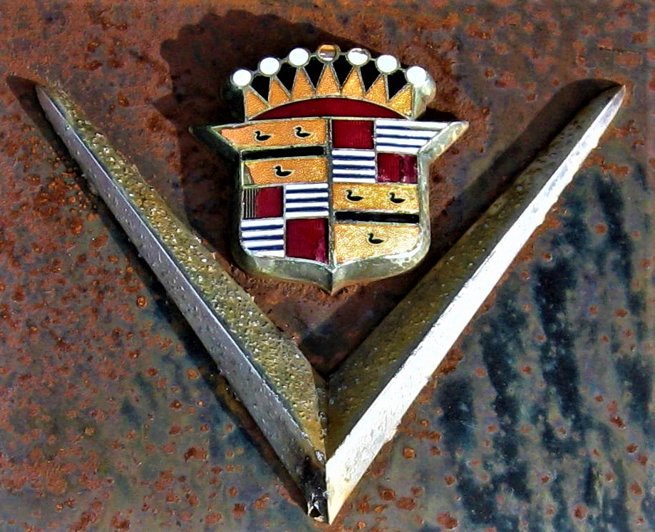 CADDY BADGE.JPG