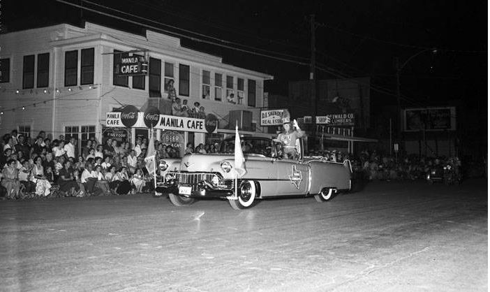 CaddyParade.JPG
