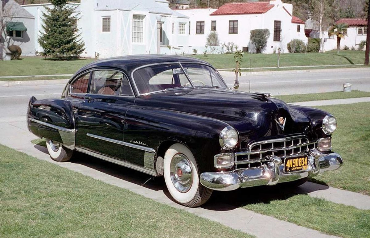 Cadillac-Fastback-in-1952.jpg