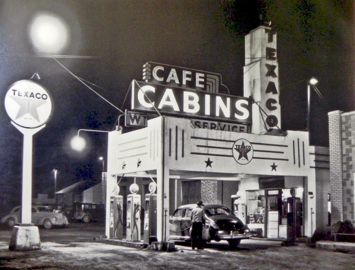 Cafe Cabins Texaco.jpg