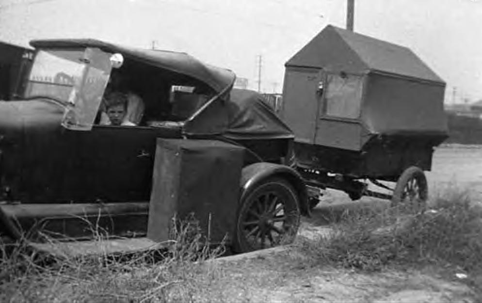 camper 1927 itty bitty trailer.JPG
