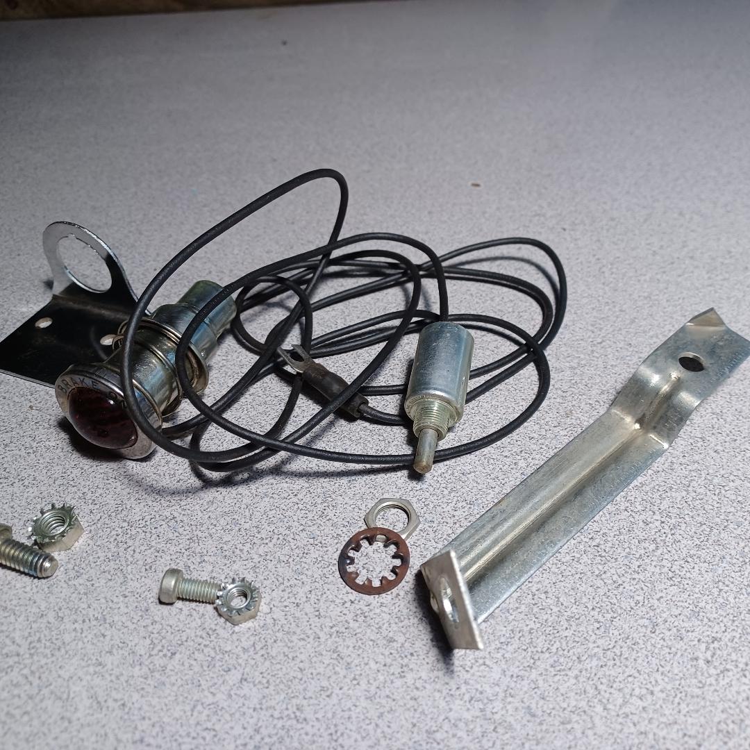 car dash brake light warn PACKARD 02 .jpg