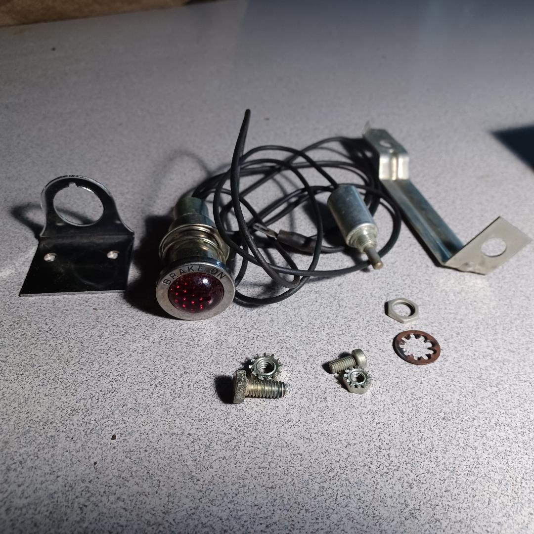 car dash brake light warn PACKARD 05 .jpg