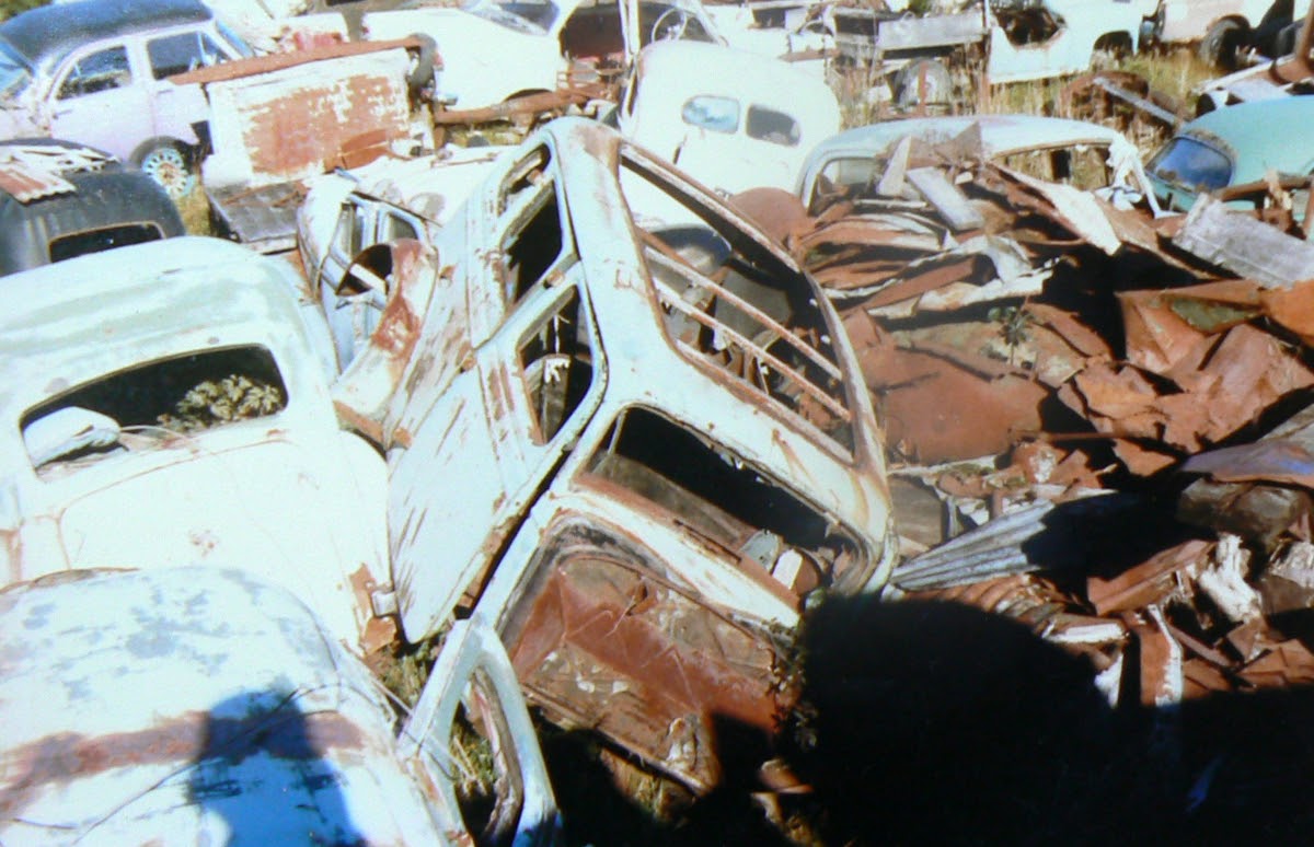 car-junk-yards-15.jpg