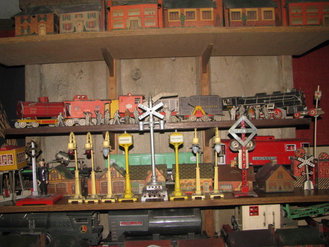 CardboardTrain&Houses 001.jpg
