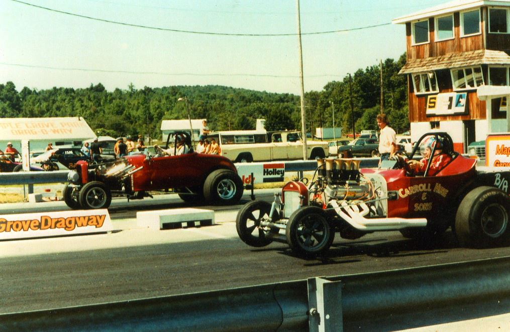 CARROLL HINE vs jERRY HINE.JPG