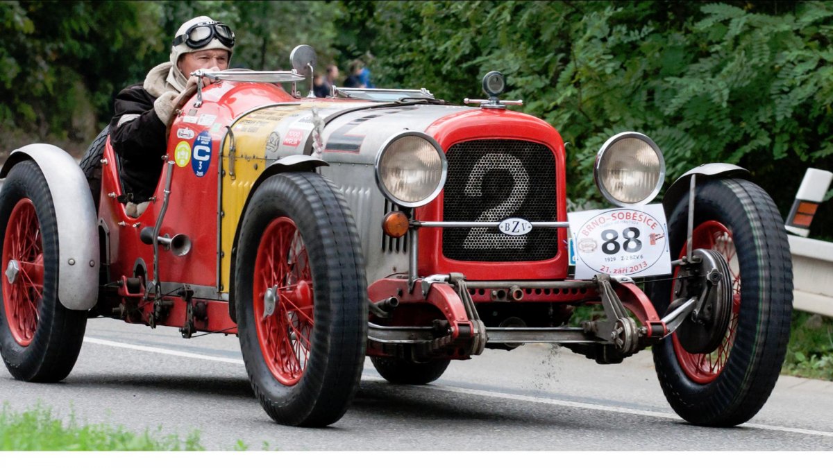 Ceskoslovenská zbrojovka racing cars.jpg