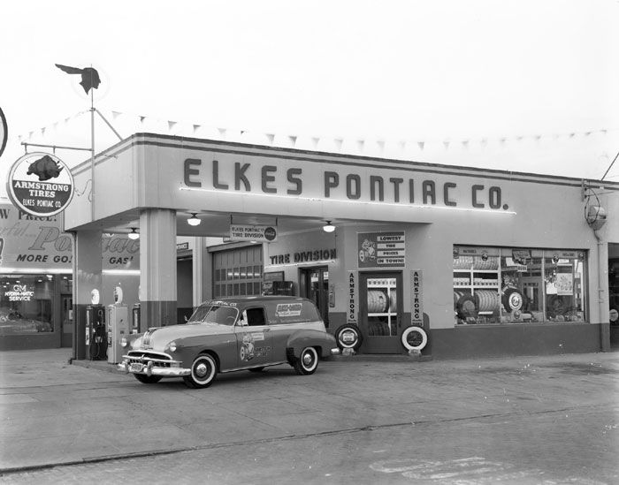 cf8697b06581ca4d3f390e03ed4edd22--old-gas-stations-car-photos.jpg