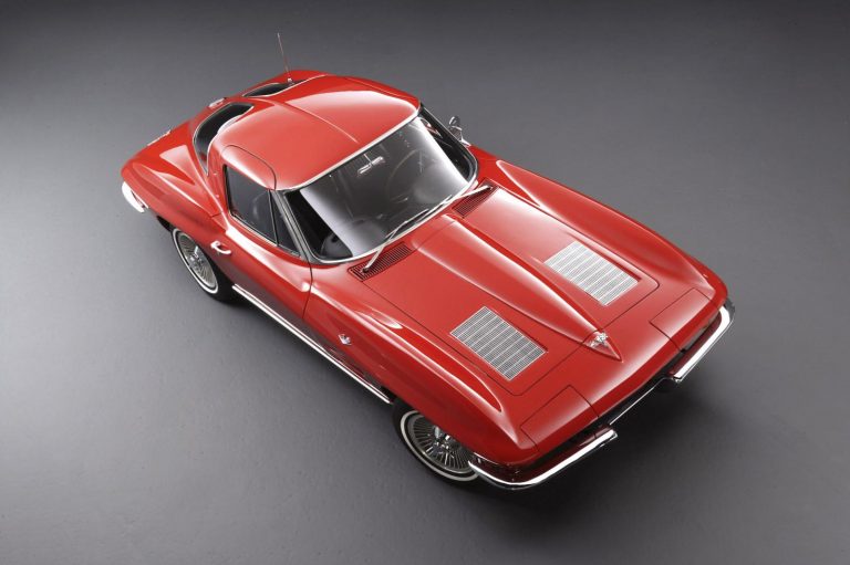 chervolet-corvette-c2-stingray-l84-splitwindow-7-768x511.jpg