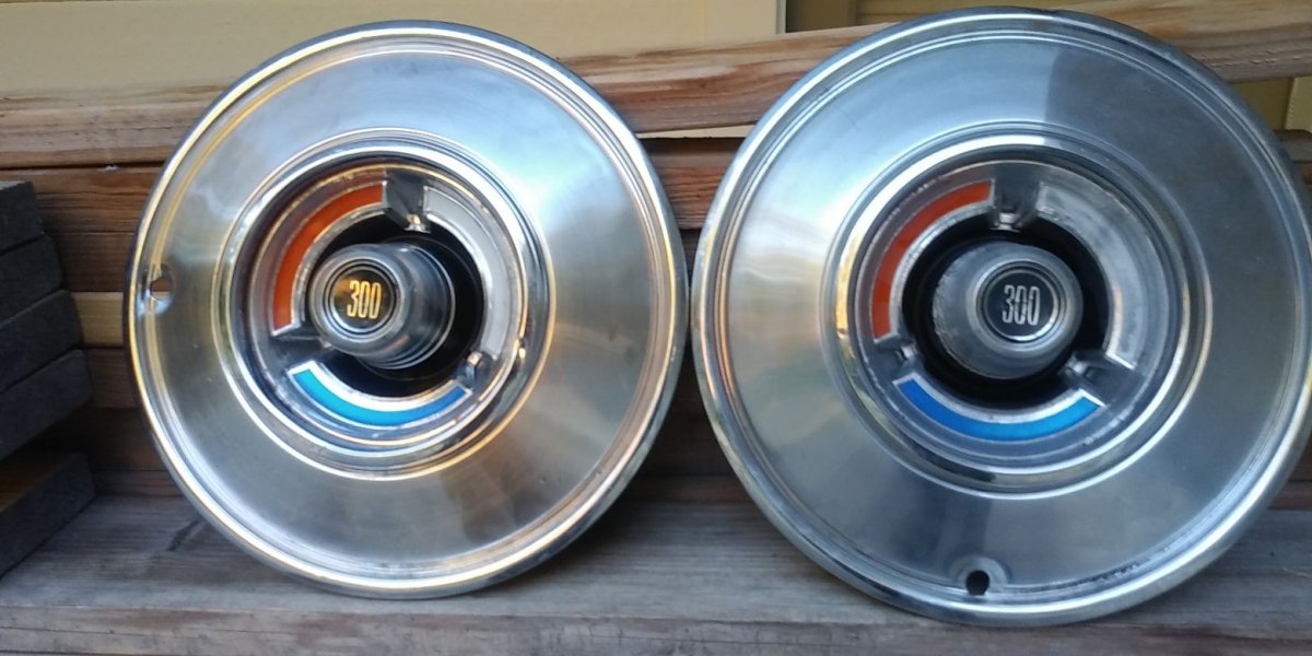 Chrysler 300 Wheelcovers.jpg