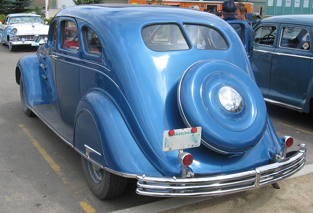 Chrysler Airflow sedan.JPG