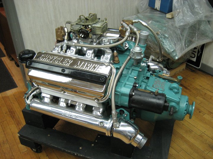 Chrysler_Marine_Engine.jpg