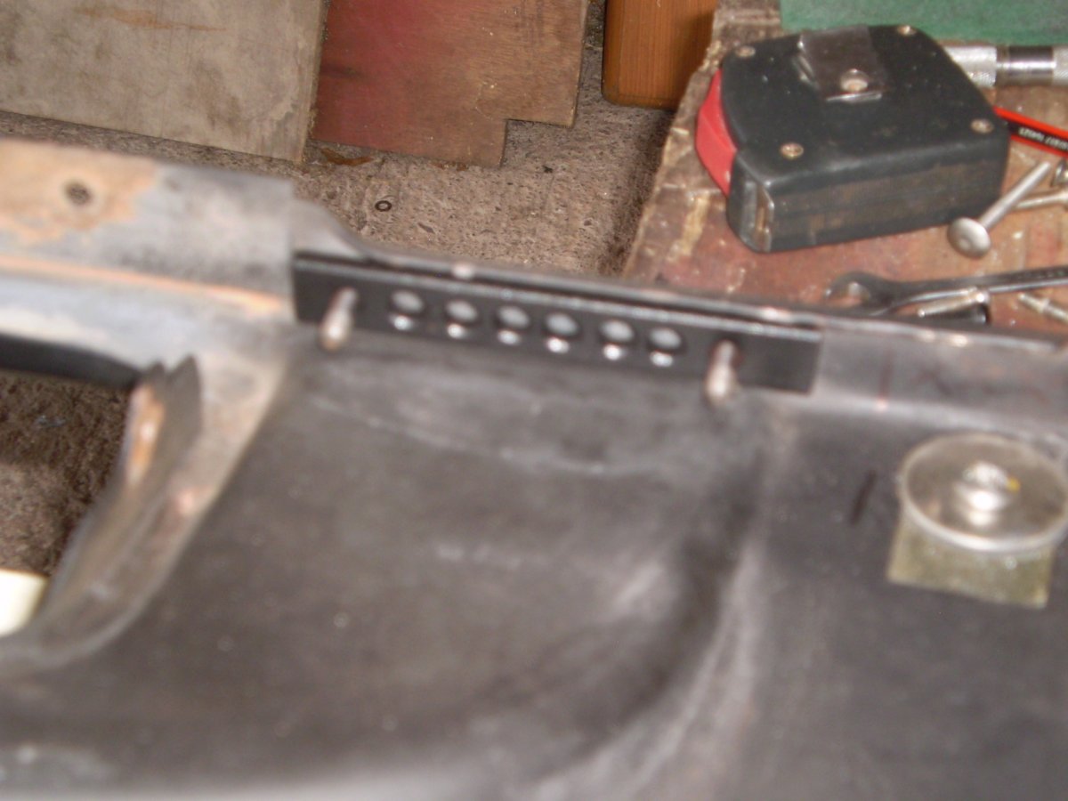 cigarette lighter install 001.JPG