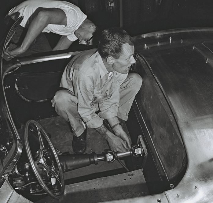 CobraConstructionMoonShop1962_06.JPG