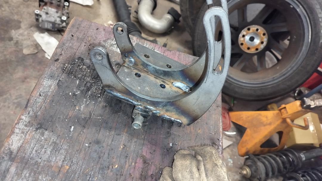 Compressor bracket using Vintage Air Slotted parts b.jpg