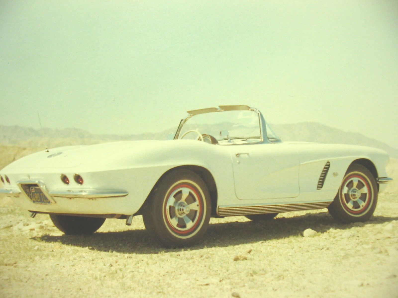 Corvette 1962  white 01.JPG