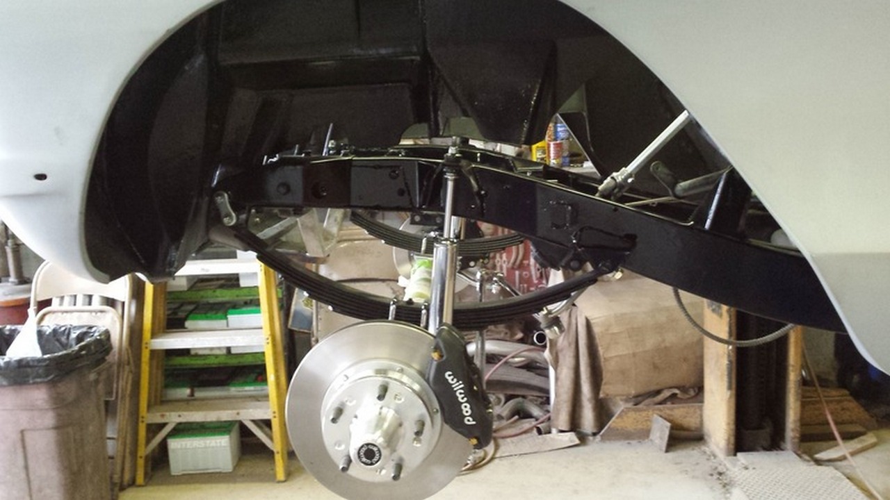 Corvette frame painted  and shocks in a.jpg