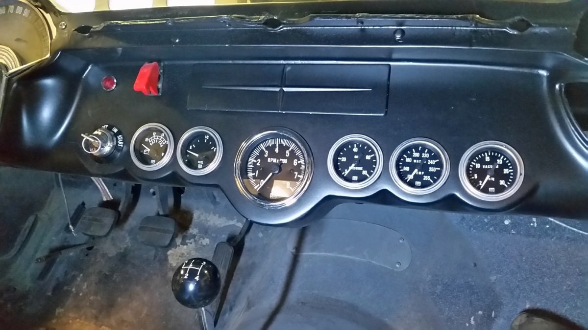 Corvette gauges in  b.jpg