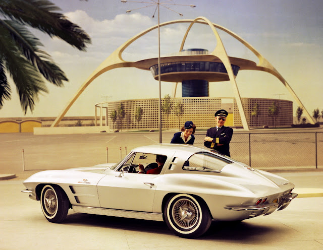 Corvette_Sting_Ray_1963.jpg