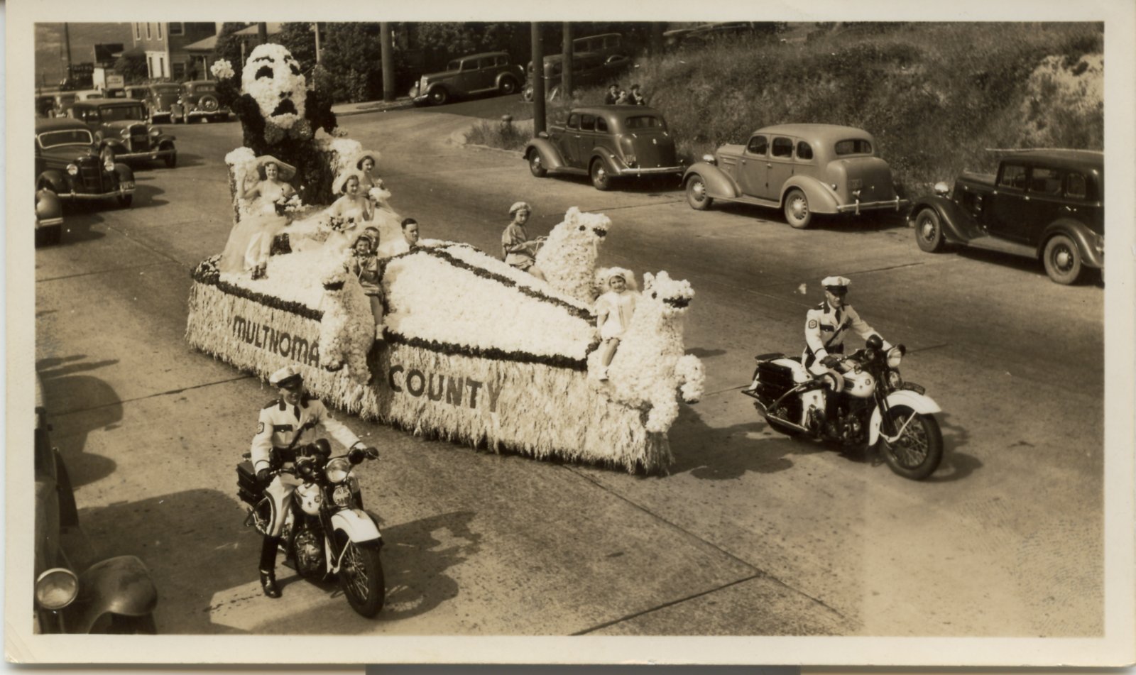 county-parade-float-1940s.jpg