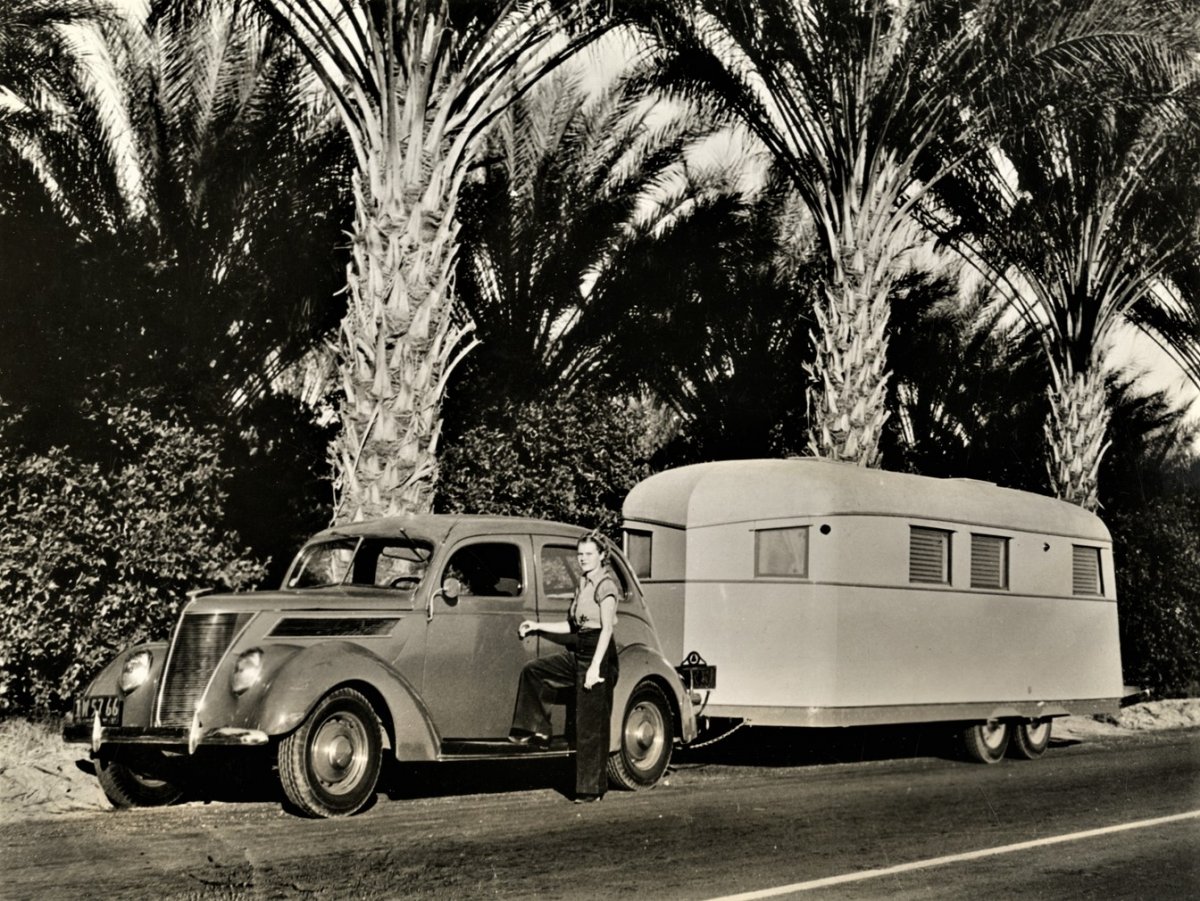 CoveredWagonTrailer37Ford.jpg