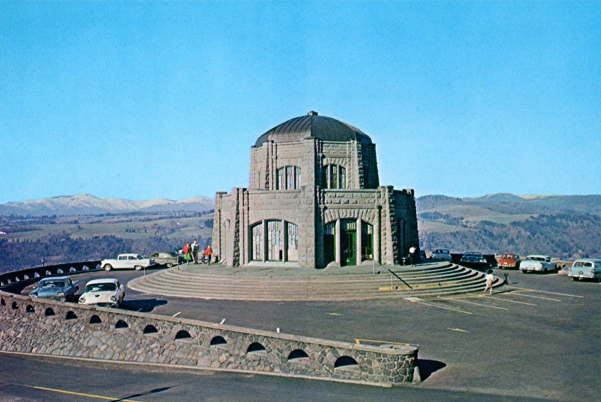 Crown Point Vista House.jpg