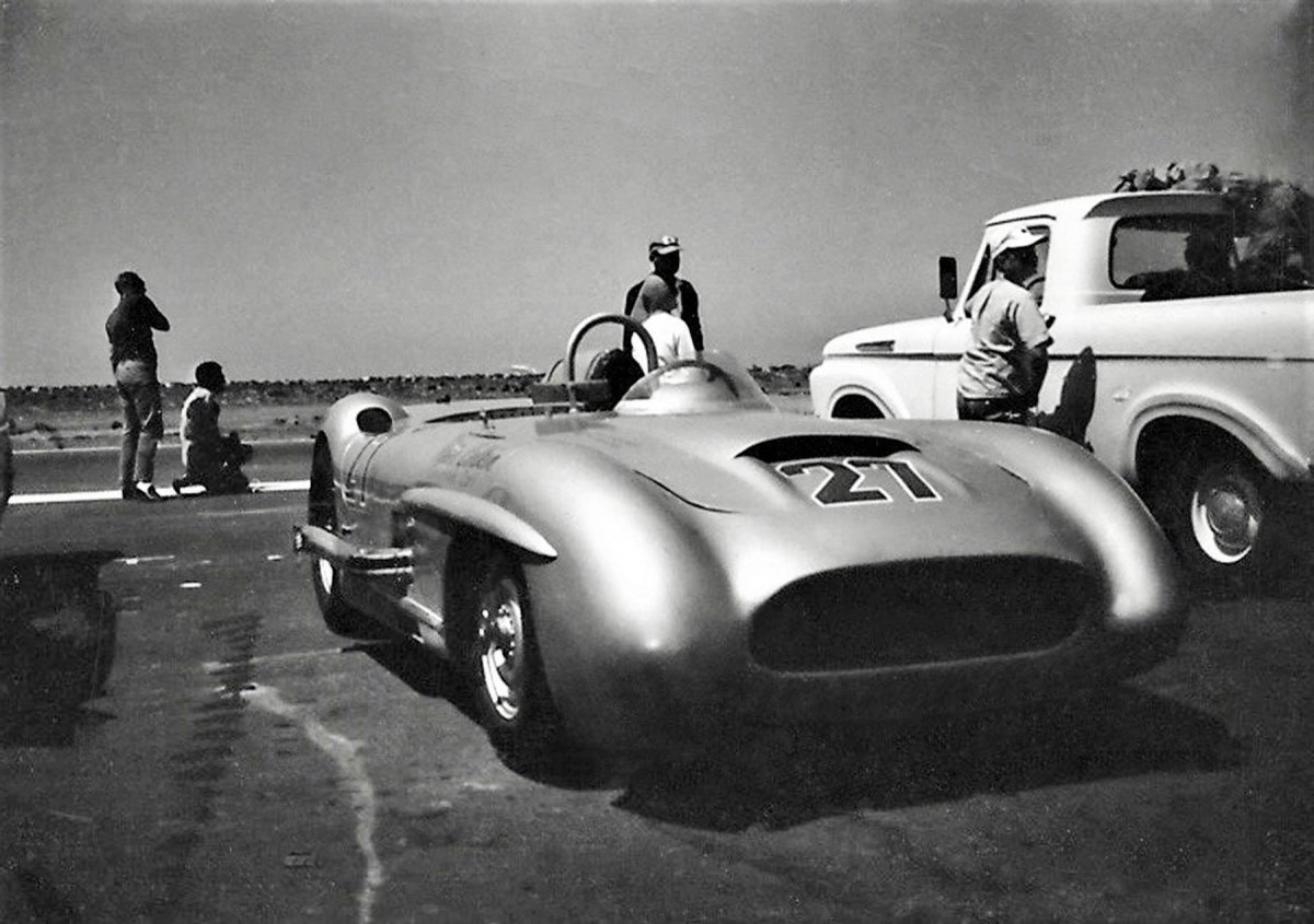 Culkin at Oakland Airport - 1962gary2e (3).jpg
