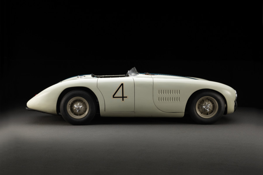 Cunningham-C5R-profile-900x600.jpg