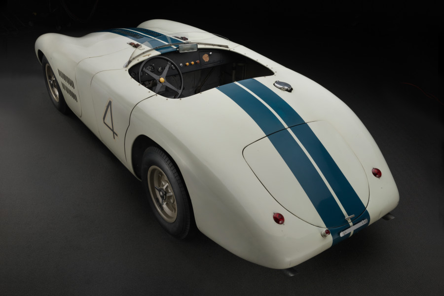 Cunningham-C5R-rear-3-4-900x600.jpg