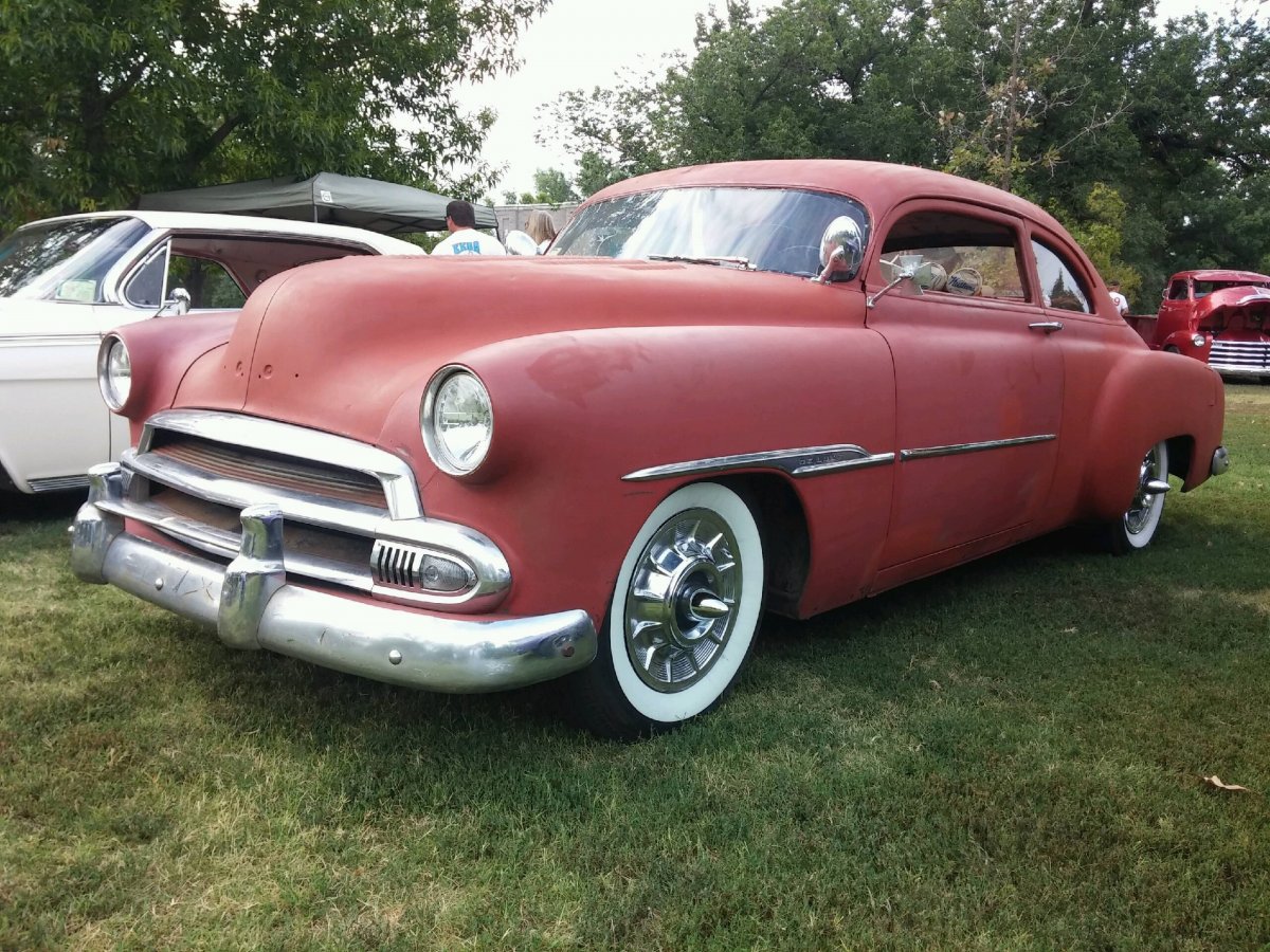 CUSTOM CHEVY (1450).jpg