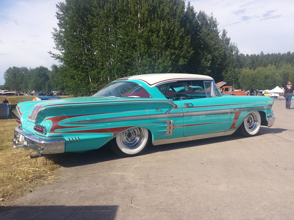 Custom's Chevy (302).jpg
