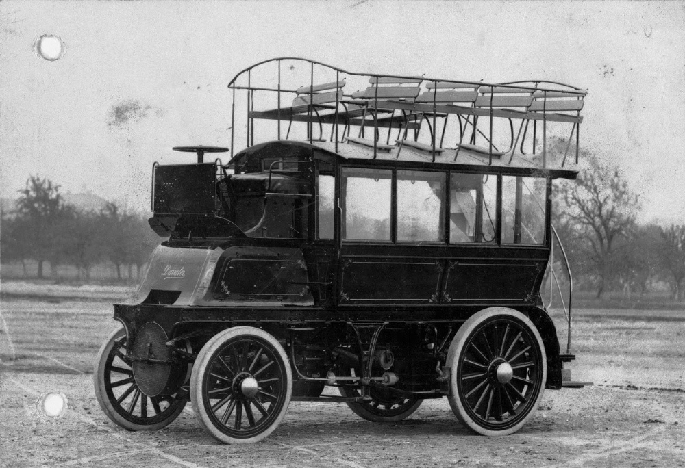 daimler-bus-2 1898.jpg