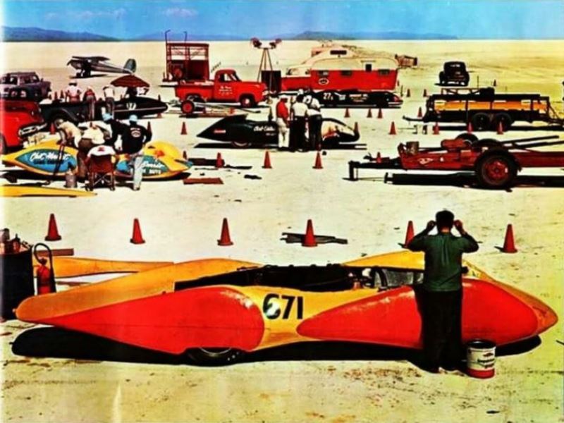 Dana Fuller's Big Mamoo #671 streamliner (formerly Beast III).jpg