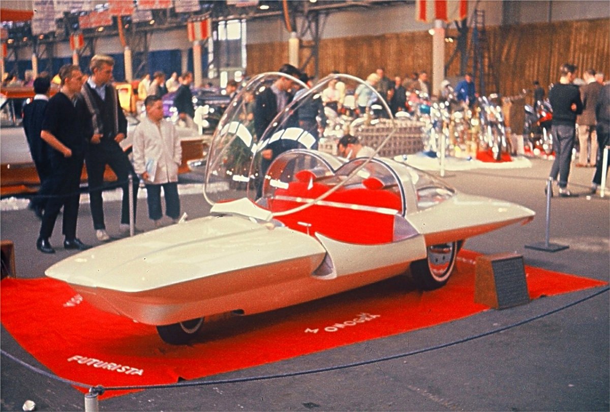 Darryl Starbird And The Star Custom Shop In Wichita, Kansas, Was The Futurista, 1 bubble.jpg