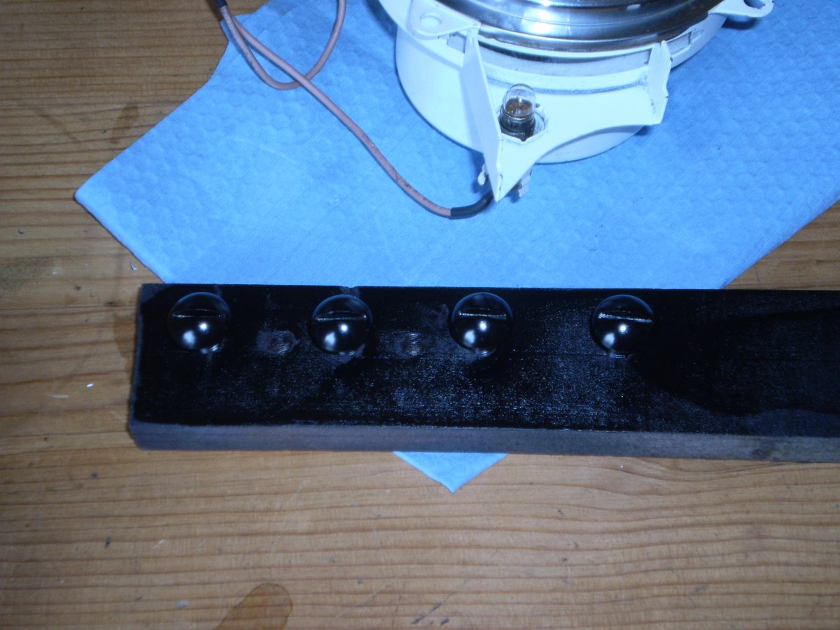 dash bolts painted 001.JPG