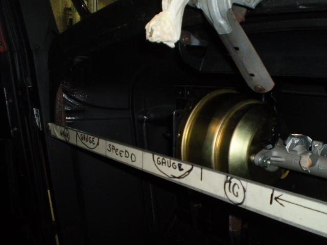dash out fusebox 002.JPG