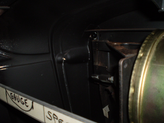 dash out fusebox 003.JPG
