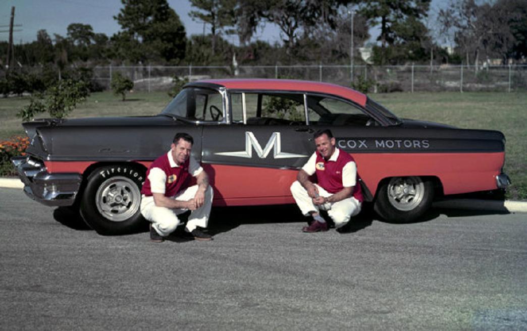 Daytona 1956 Mercury NASCAR crew 04.jpg