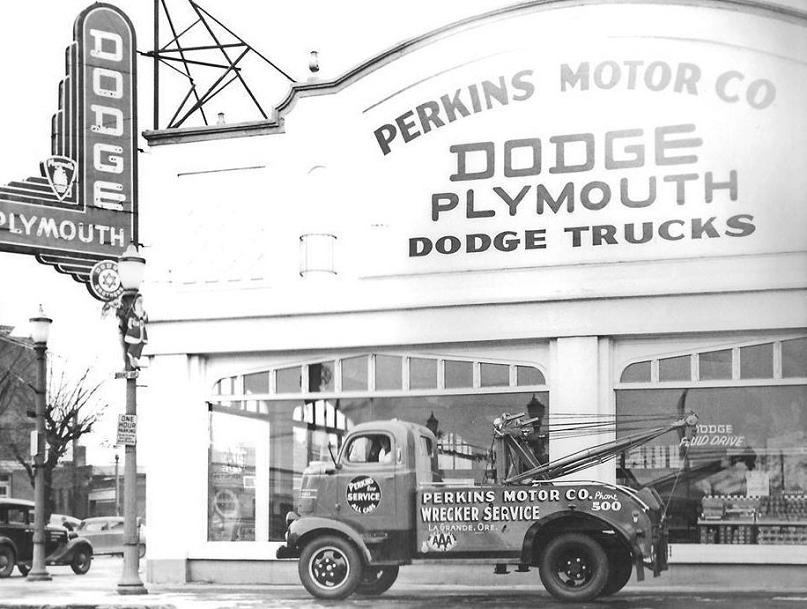 dealership 1937 Dodge Plymouth Perkins.jpg