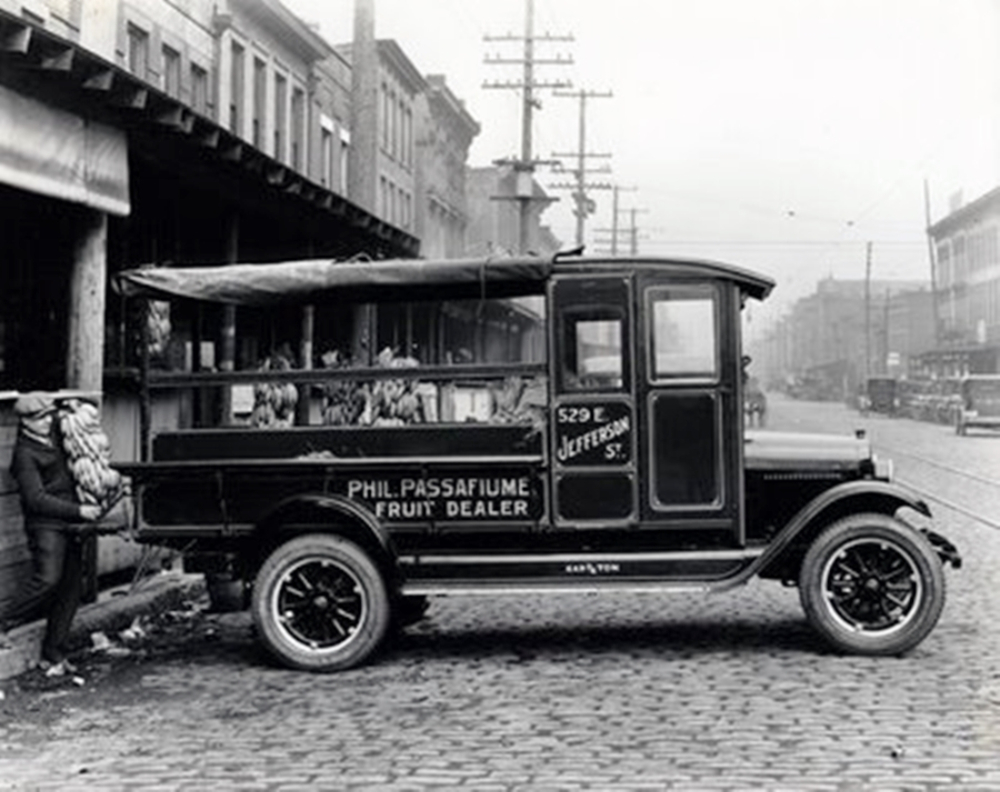 delivery-truck-1920s-8.jpg