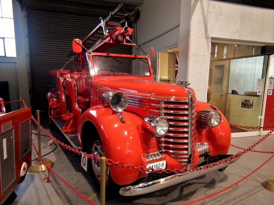 Diamond T firetruck 1.jpg