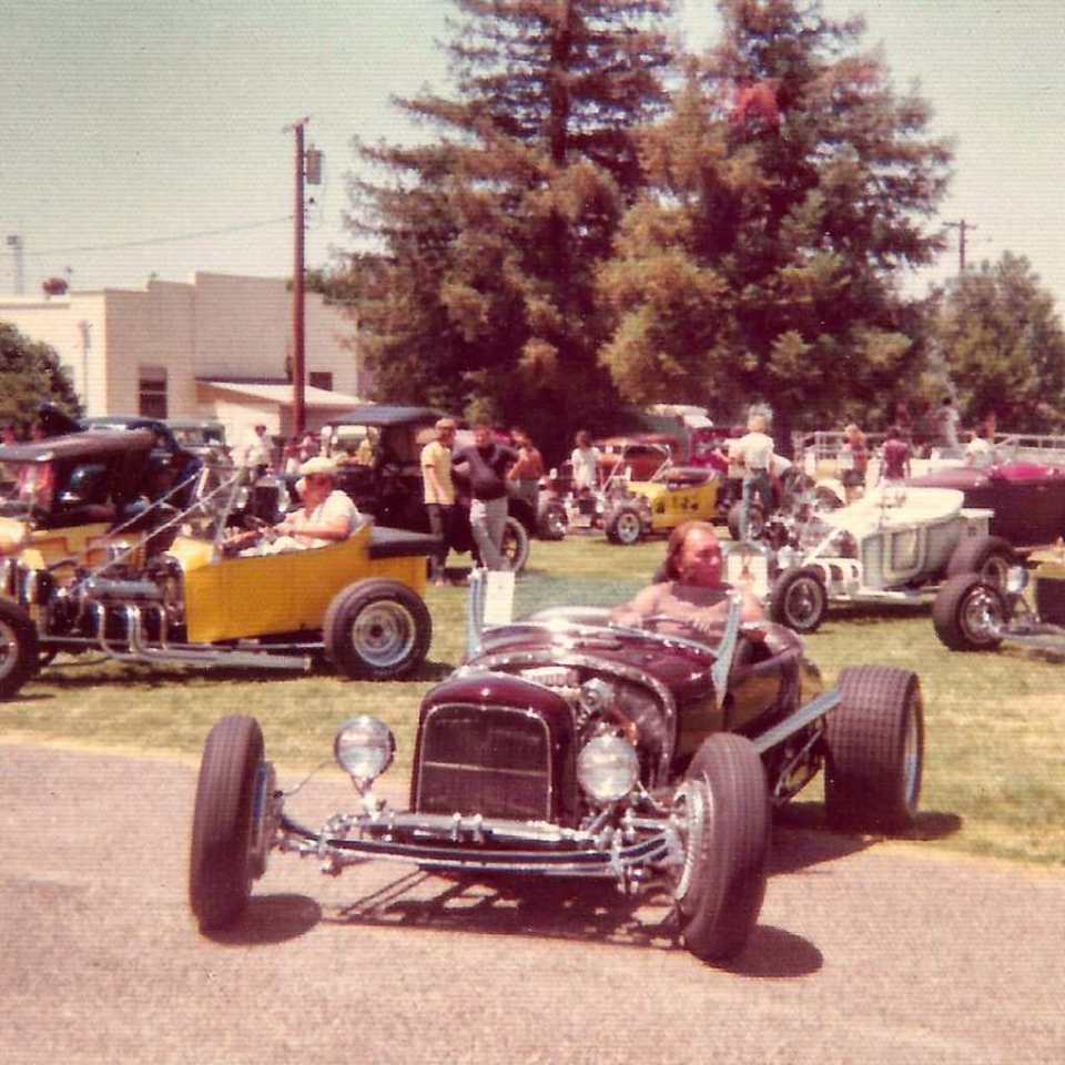 Dick Falk's (Dick Williams' 1953 AMBR) '27 T Roadster at LODI '75 (1).jpg