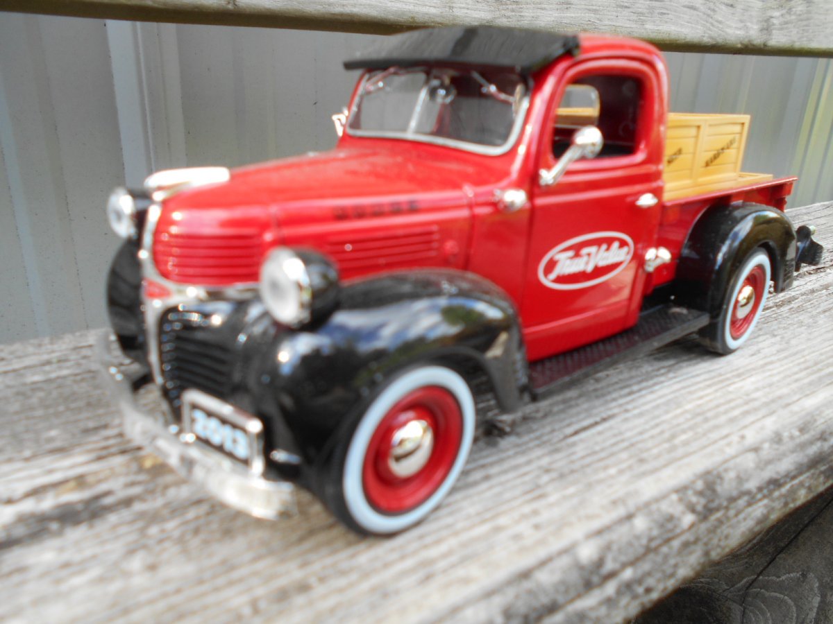 diecast dodge 002.jpg