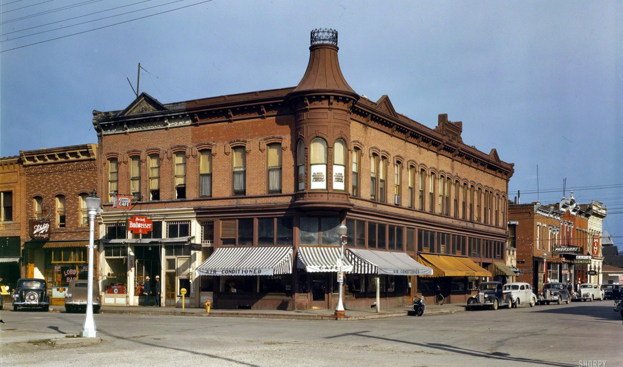 Dillon Montana in August 1942.jpg