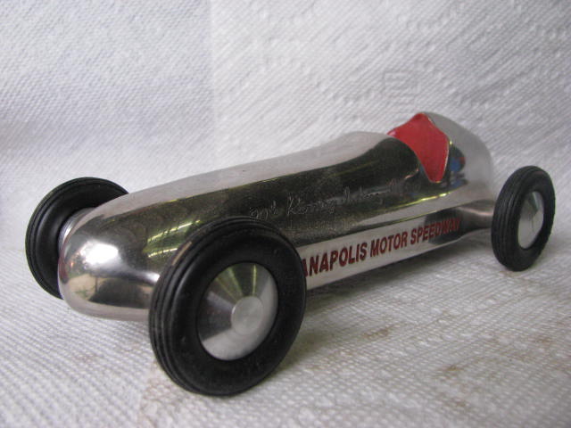 DisplayNorthWall 075.jpg