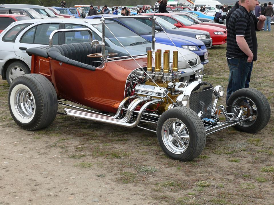 Dodge TnT Roadster.jpg