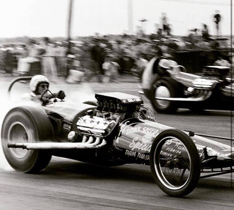 don garlits swamp rat I vs Langley's Scorpion.jpg