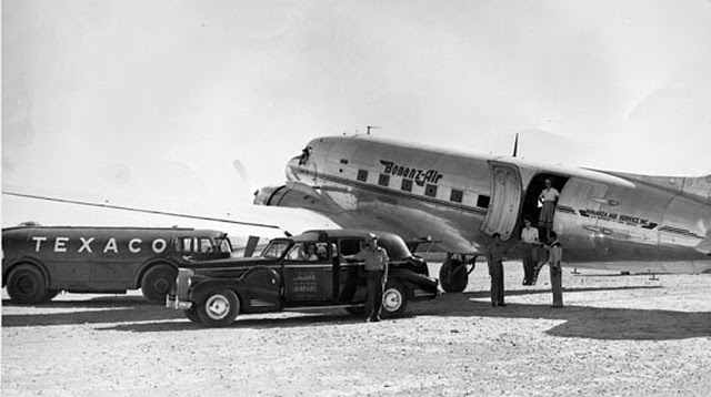 Doodlebug_Texaco 1940 Packard v16 limo.jpg