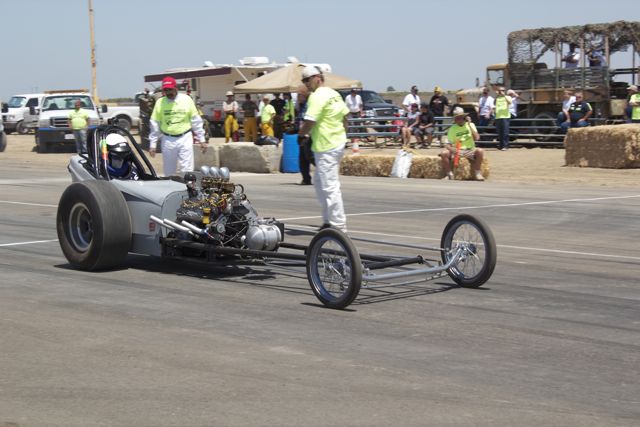 dragster at line.jpg