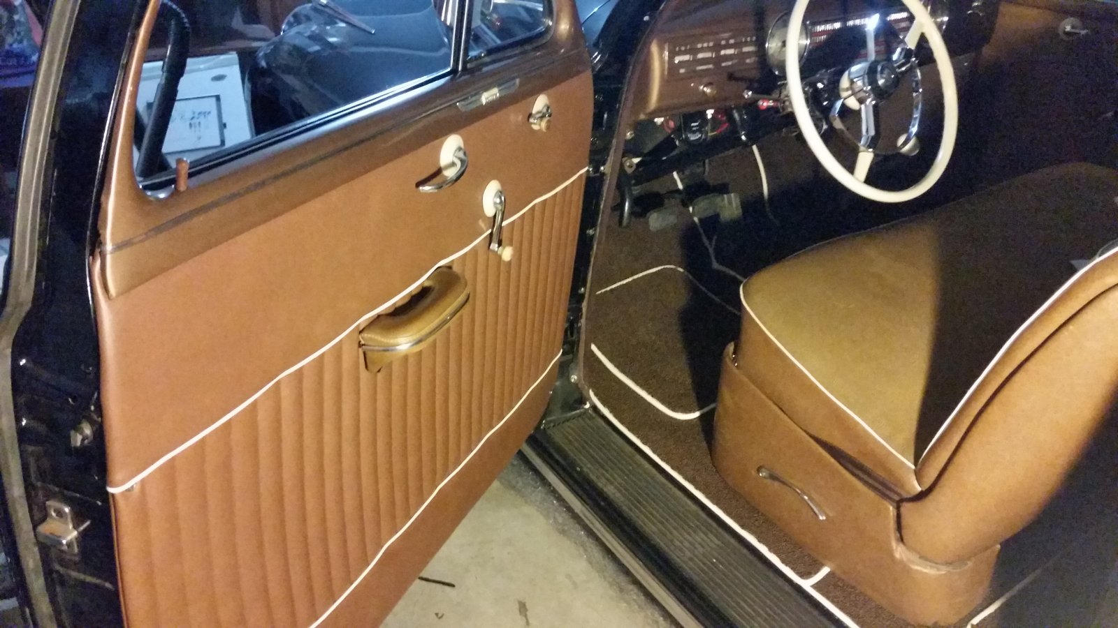 drvr door panel.jpg